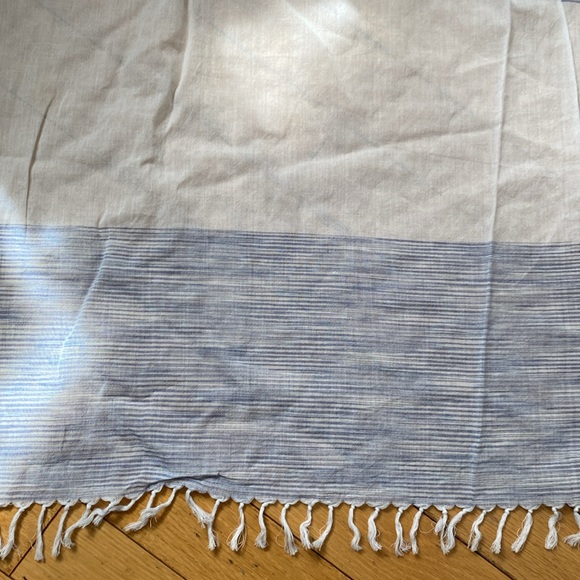 Club Monaco scarf or sarong cotton - Picture 2 of 3